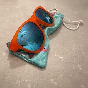 Men’s wide goodr sunglasses